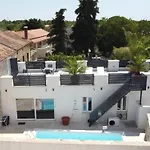 Villa Galant With Pool & Sauna Maru Ini *