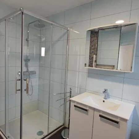 Galant With Pool & Sauna Maru Ini *