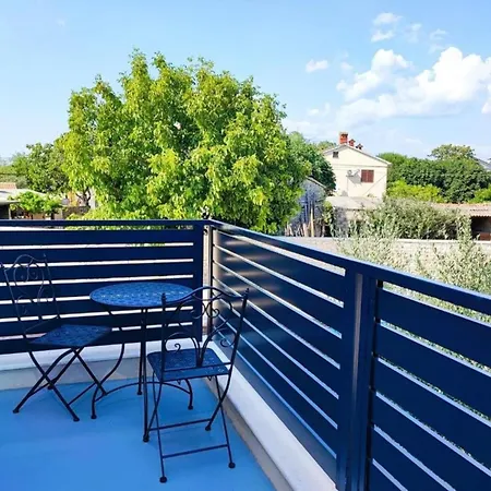 Galant With Pool & Sauna Maru Ini *