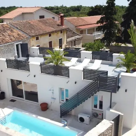 Villa Galant With Pool & Sauna Maru Ini *