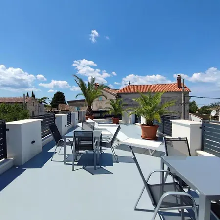 Villa Galant With Pool & Sauna Maru Ini