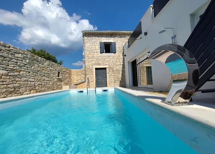 Galant With Pool & Sauna Maru Ini Villa