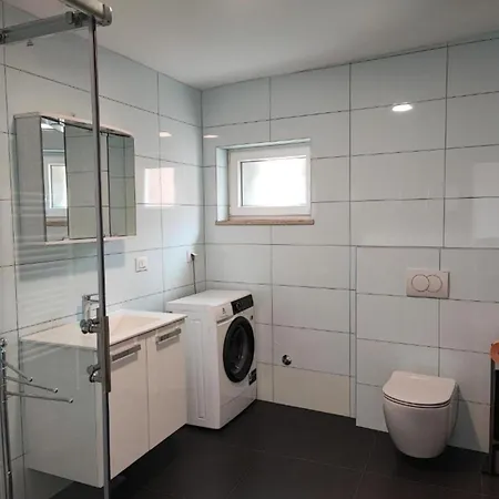 Galant With Pool & Sauna Maru Ini Vila